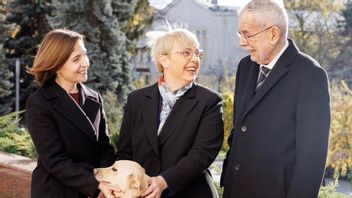 Presiden Moldova Minta Maaf Usai Anjing Peliharaannya Gigit Presiden Austria saat Acara Kenegaraan