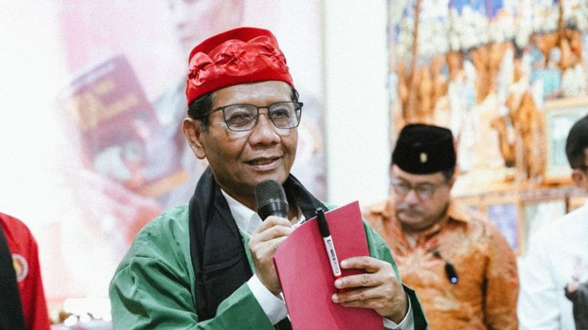 Mahfud Diangkat Jadi Warga Kehormatan Jawara Pantura Banten
