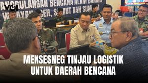 Mensesneg Prasetyo Hadi Tinjau Posko Halim, Pastikan Logistik untuk Sumatra Tersalur Tepat Waktu