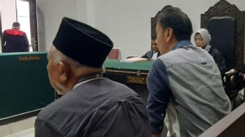 检察官起诉2名腐败被告Disperindag Dompu 21 个月监禁