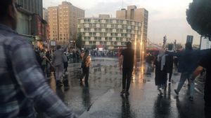Kelompok HAM Sebut Korban Tewas Protes Iran Tembus 133 Orang, Polisi Bentrok dengan Mahasiswa di Universitas