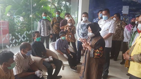 Mensos Risma Tepis Aksi <i>Settingan</i>: Saya Kerja itu Nggak Perlu Dipamer-pamerkan, Tidak Ingin Ria