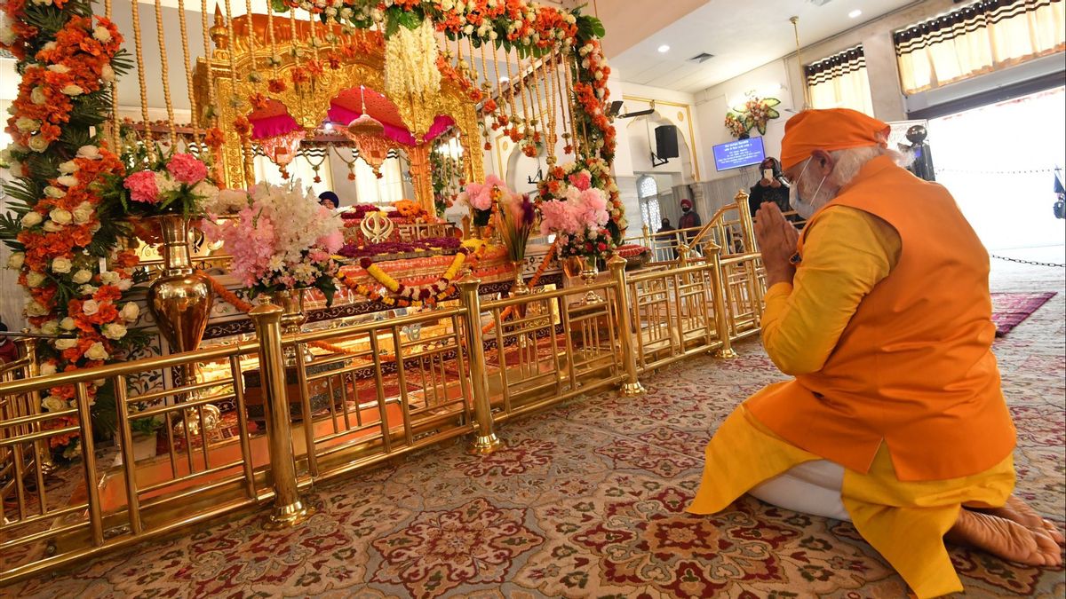 Le PM Indien Visite Le Temple Sikh Au Milieu Des Protestations De Réforme Agricole  