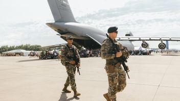 Arrestation de deux Russes près d'une base militaire de Californie, l'ICE invoquant des immigrants clandestins