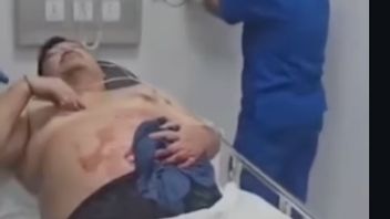 警方在南苏拉威西岛追捕债务催收员，涉嫌刺伤客户