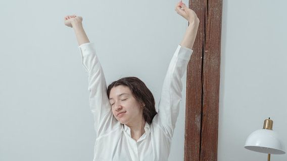 7 Sebab Wajah Kamu Terlihat Bengkak saat Bangun Tidur