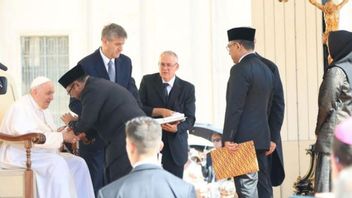 Berita Bali Terkini: Kunjungi Vatikan, Menag Yaqut Undang Paus Fransiskus ke Indonesia 