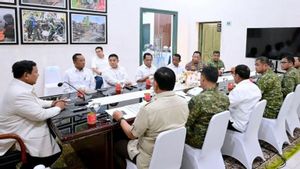 Tiba di Sumbar, Prabowo Langsung Ratas dengan Menteri hingga Kapolri