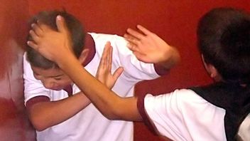 ブロラ中学校のいじめの加害者がいじめの被害者であると疑われていることが明らかになりました