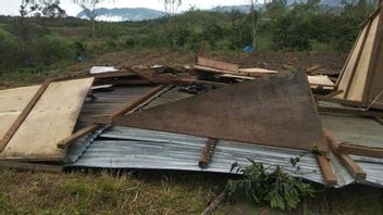 ベナー・メリア・アチェの強風で被害を受けた7軒の家