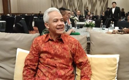Ganjar Tertawa Dengar Menteri Bilang Jokowi Masih Bos: Tanya Pak Prabowo Sakit Hati Gak?