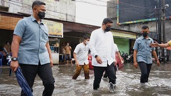 Medan Flood, Major Bobby Nasution Avec Kahiyang Ayu Faire 'Blusukan'
