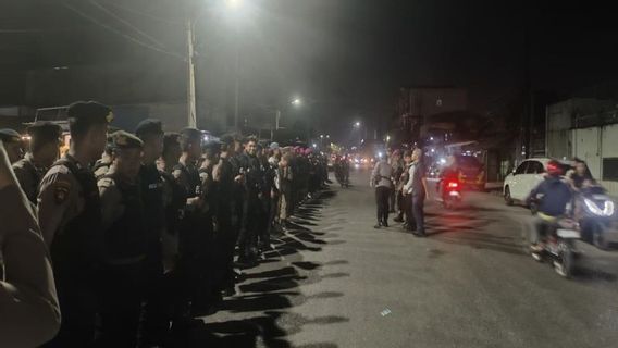 Brimob Polda Sumut Gencarkan Patroli Malam di Belawan Cegah Tawuran