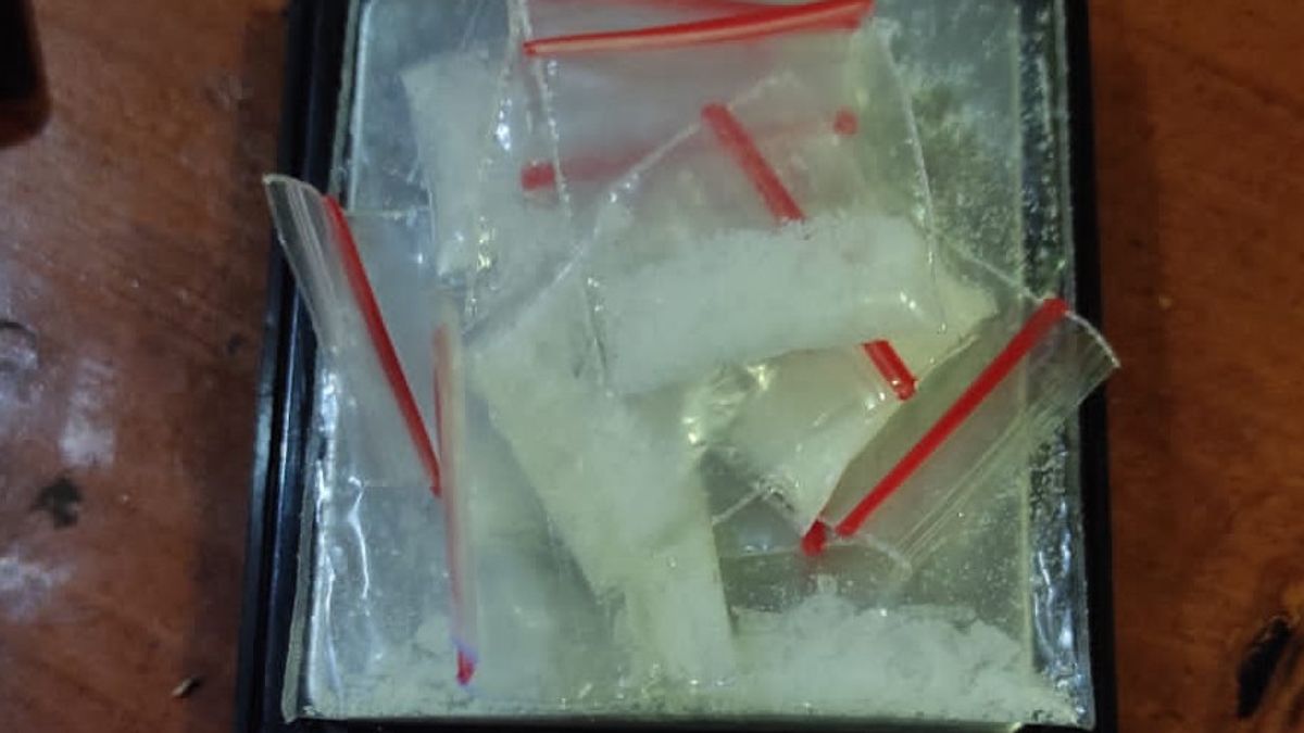 Man Who Graduated From Elementary School In Serang Was Arrested Again For Keeping 13 Packages Of Crystal Methamphetamine In His Closet