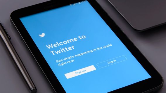 Twitter Bakal Perjelas Asal Usul 