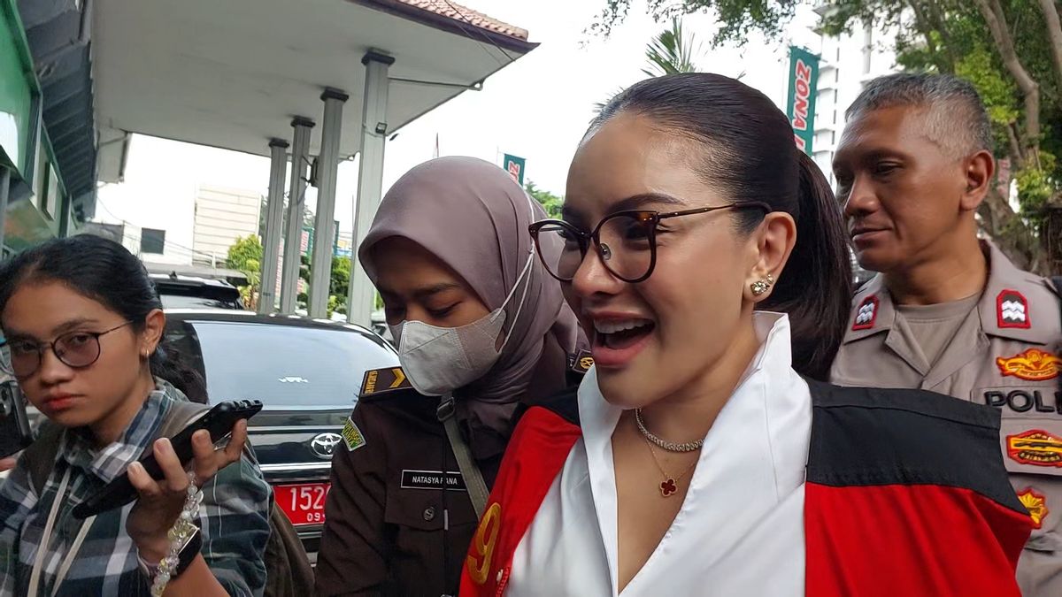 Tegas Bantah Surat Dakwaan Kasus Dugaan Pengancaman Reza Gladys, Nikita Mirzani: Ini halusinasi