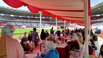 Antusias Tinggi, Warga yang Ikut Vaksinasi Massal di GBK Lampaui Target 8.000 Orang Jadi 11.500