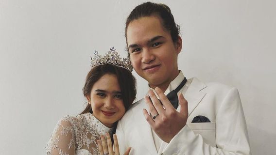 Tissa Biani dan Dul Jaelani Pamer Foto Tukar Cincin, Siap <i>Jadi Imam</i>?