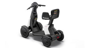 Daihatsu Luncurkan e-SNEAKER, Solusi Mobilitas Unik hingga 12 Km Tanpa Butuh SIM