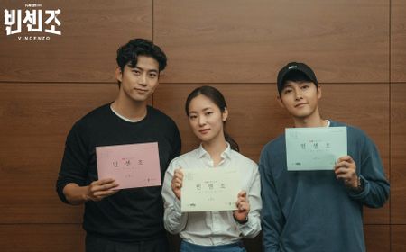 Song Joong Ki Tampil Karismatik di Teaser Perdana Drama Korea Vincenzo