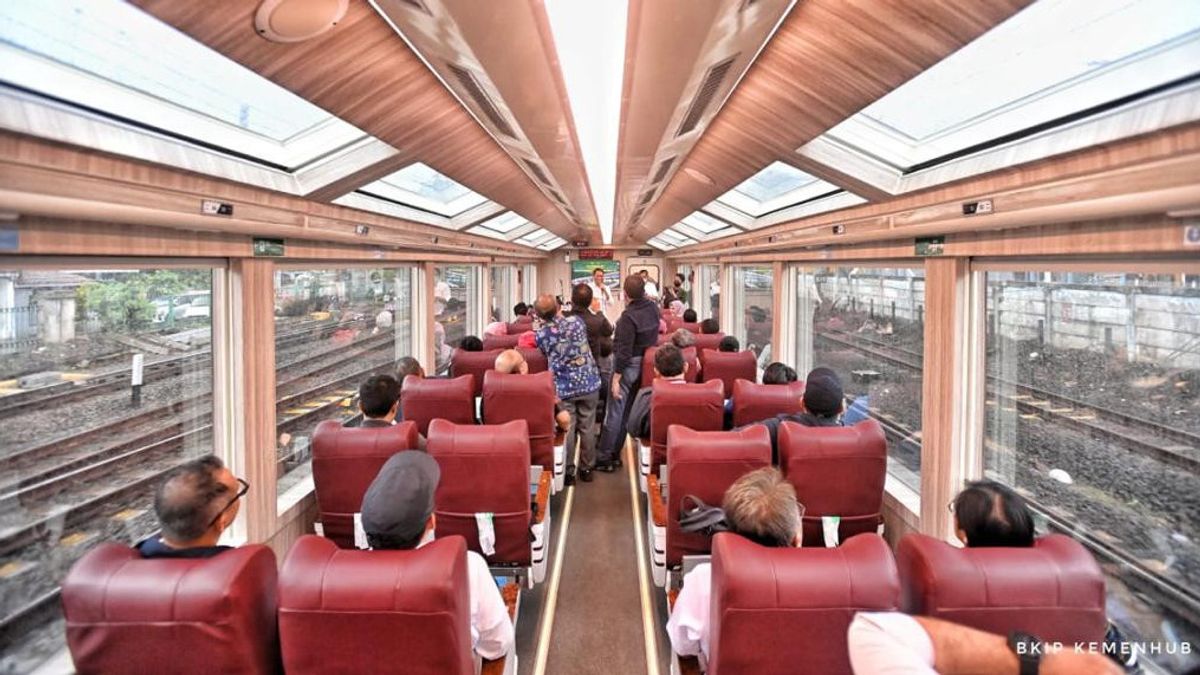 Jajal Kereta Panoramic, Menhub Ungkap Kemungkinan Tambah Jumlah Kereta