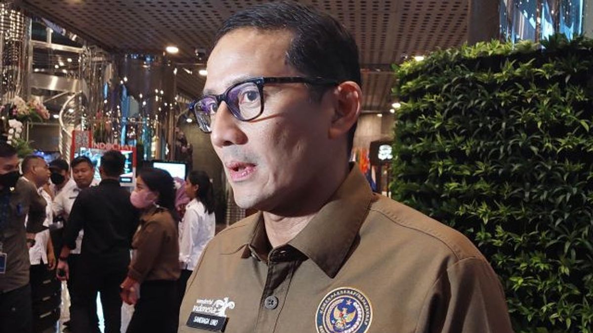 Sandiaga Uno In An Effort To Stabilize The Aircraft Ticket Price