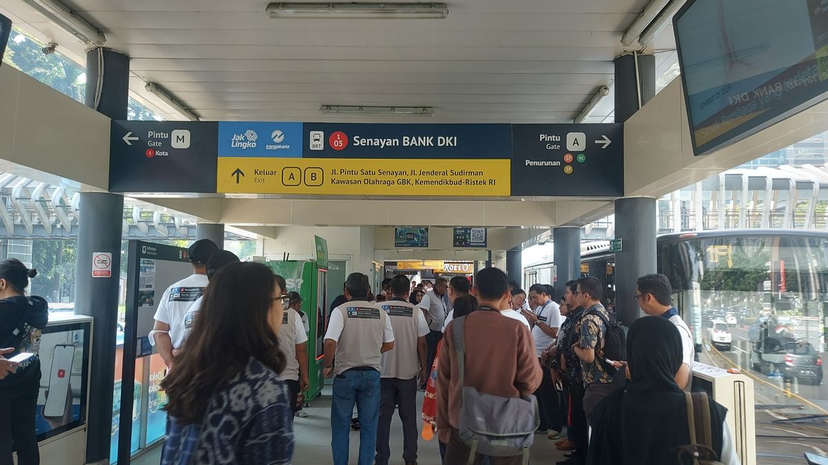 The Name Of The Gelora Bung Karno Bus Stop Has Been Changed To A Senayan Bank DKI Bus Stop, This Is The Reason