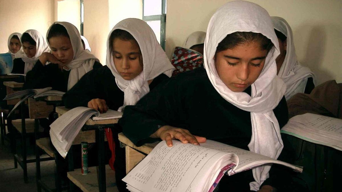 Afghanistan Starts New Academic Year, Girls Are Still Prohibited From Participating In Secondary Education