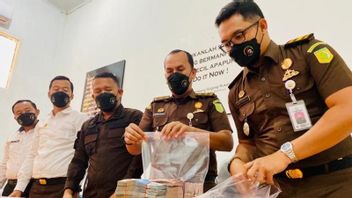 This Rp258 Million Money Was Returned By The Corruption Suspect Of The West Aceh Educational Language Laboratory To The Prosecutor's Office, The Legal Process Continues