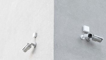 井里汶的乳房塞子, 警方望远镜 闭路电视录像 事件发生地点