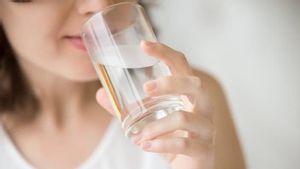 Dalam Kasus Tertentu, Penderita Diabetes Dapat Minum Air Putih di Saat Lapar