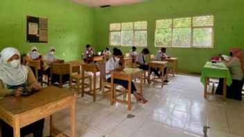 414 Schools In South Kalimantan Tapin Hold Face-to-face Schools