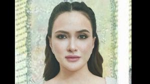 Shandy Aulia Curi Perhatian dengan Foto Visa Terniat, Tampil Paripurna untuk Dokumen Resmi