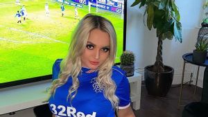 Bintang Porno Penggila Rangers Minta Diundang ke Pesta Perayaan Juara Tim Asuhan Steven Gerrard