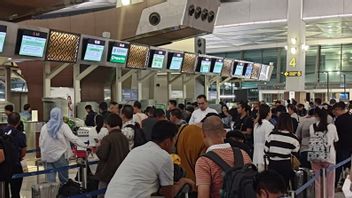 Antrean Check In Penumpang Menumpuk, Gangguan IT Global Pengaruhi Layanan Maskapai Bandara Soekarno-Hatta
