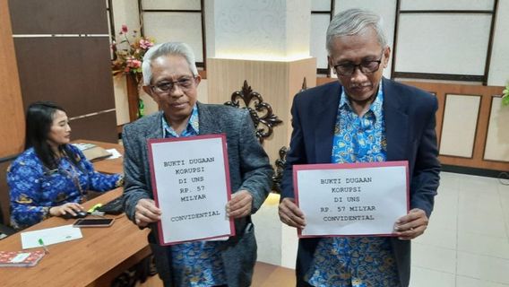  Eks Pimpinan MWA UNS Serahkan Dugaan Bukti Korupsi di UNS Surakarta untuk Diketahui Walkot Gibran 