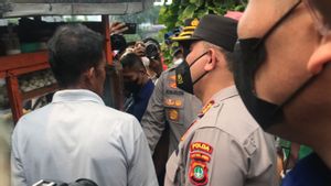 Asyik, Kapolda Metro Traktir Buruh Makan Bakso Hingga Es Doger di May Day Fiesta