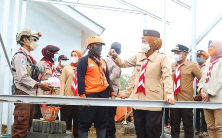 Gubernur Jatim Khofifah Targetkan Penyintas Erupsi Semeru Huni Huntara Sebelum Lebaran