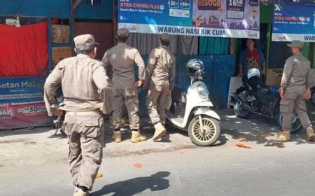 Satpol PP Mataram Bubarkan Aktivitas Tempat Makan Buka Siang Hari Saat Ramadan