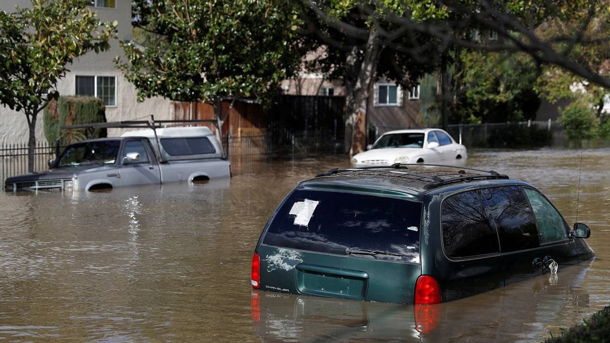 Beberapa Hal yang Harus Diperhatikan Jika Mobil Kebanjiran, Pantang Nyalakan Mesin