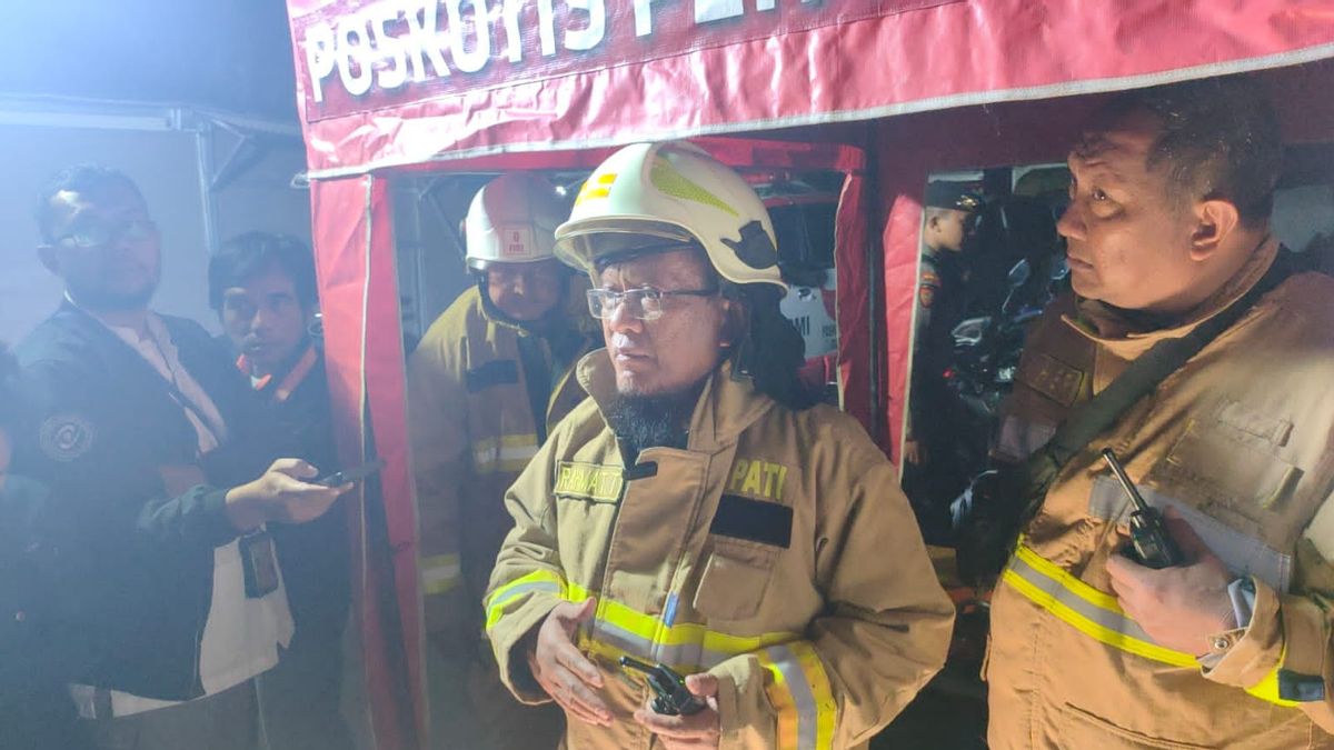 Pertamina Depot Plumpang的火灾现已扑灭，官员进行冷却过程