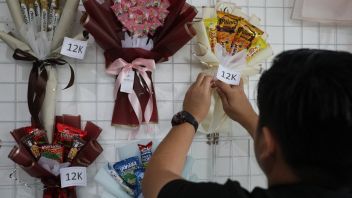 Florist Asal Semarang Flooded With Orders After Lapak Ganjar's Repost