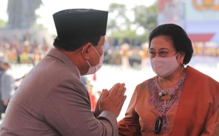 Hadiri HUT Bhayangkara di Semarang, Prabowo Beri Hormat pada Jokowi dan Bertemu Megawati