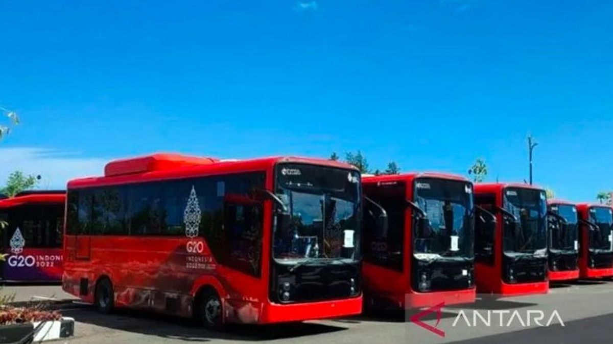Red And White Electric Bus At The G20 Summit, Nadiem: This Is The Result Of The Work Of The Children Of The Nation