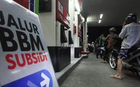 Jangan Panik, Presiden Jokowi Bilang Kenaikan Harga BBM Masih Dihitung