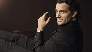 Henry Cavill Cedera Persiapan Film, Syuting Ditunda hingga Tahun Depan