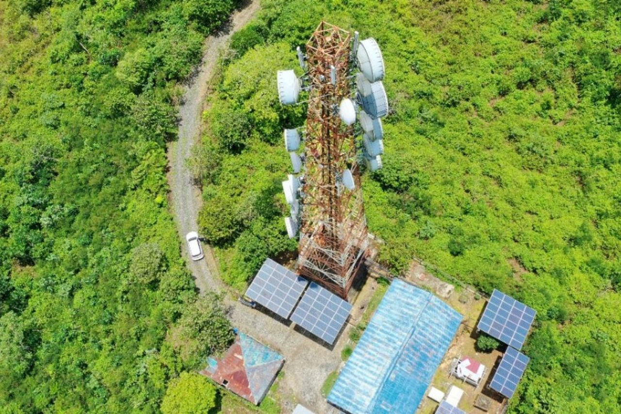 迷彩設計コンセプトでIKNに19の電気通信塔を建設するミトラテル