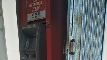 银行Sinarmas Duren Sawit自动取款机被一群小偷破坏