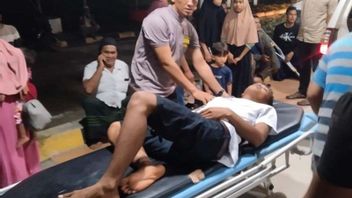 Inhaling Toxic Gas For Mining Wells, Dozens Of East Acehnese Were Rushed To The Puskesmas