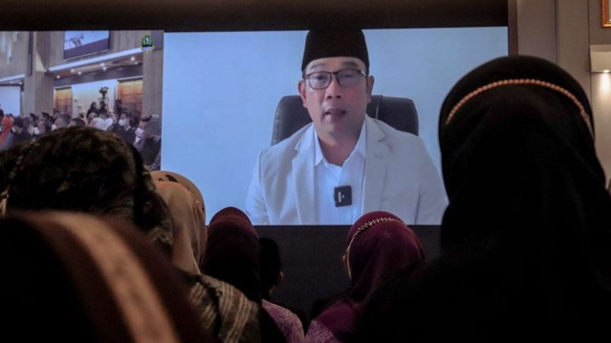 Pesan Penting Ridwan Kamil Saat Orasi Ilmiah di Unpas: Mahasiswa Harus Terdepan Adaptasi Revolusi Digital